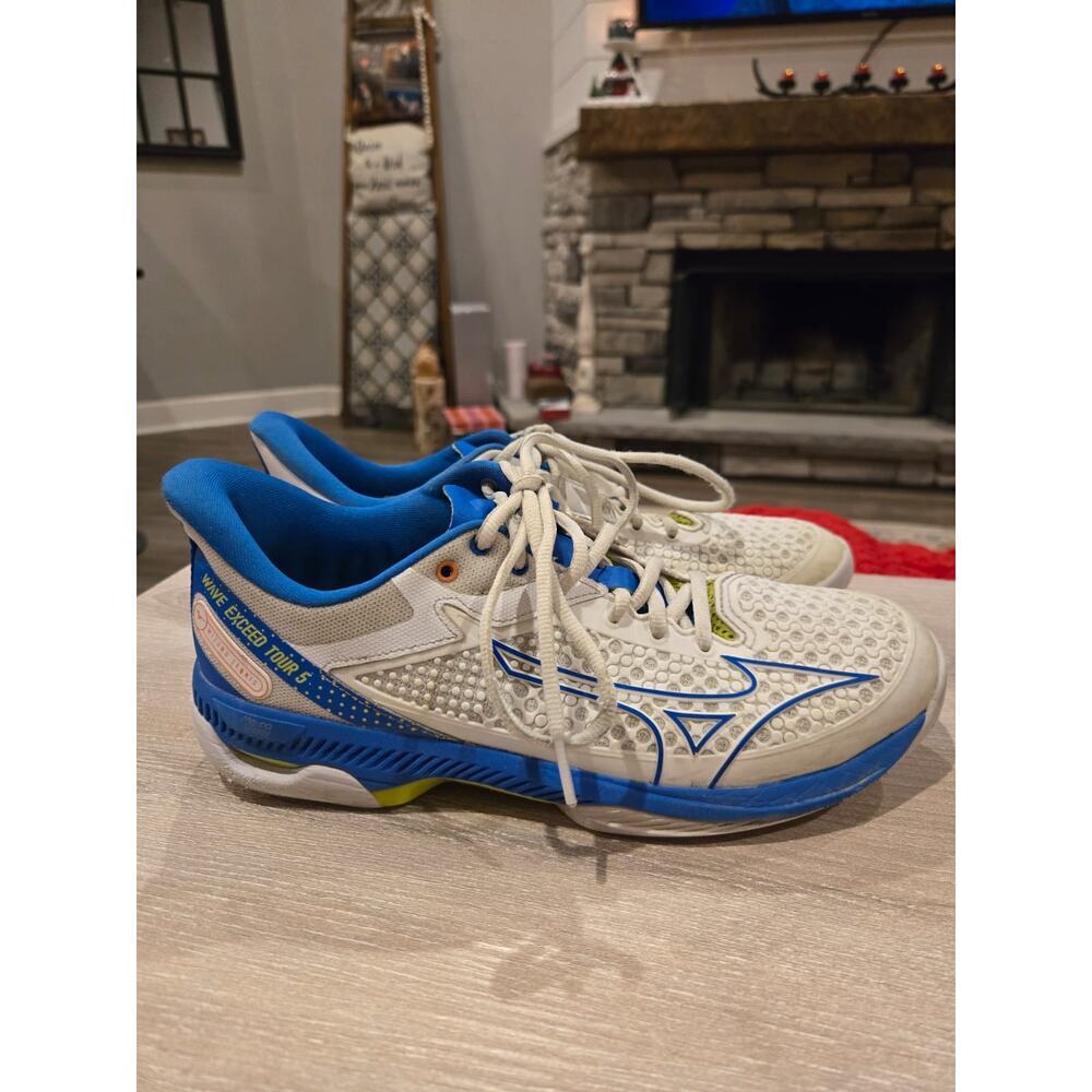 Mizuno White and Blue Athletic Shoes
